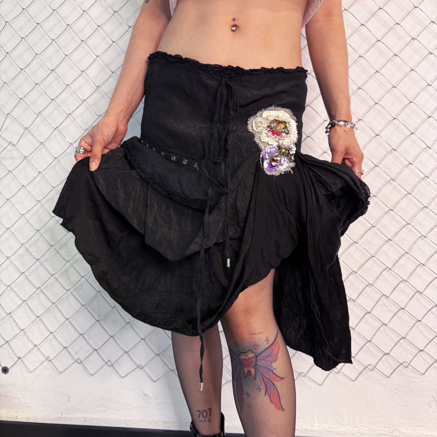 00’s Whimsygoth/fairy asymmetrical skirt with sequin details 🌀🧚🏾