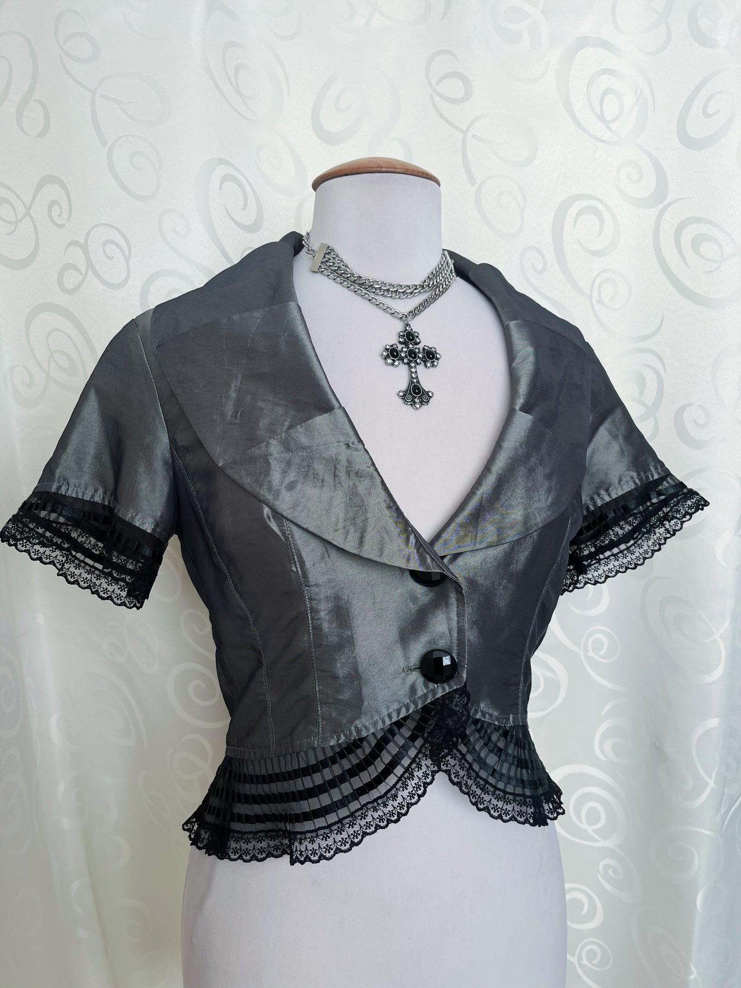 Whimsygoth satin silver bolero 🩶🌀