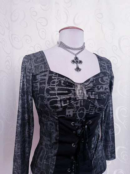 00’s silver lace-up top 🩶🕷️