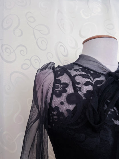 Gothic lacey top with puff mesh sleeves 🕷️