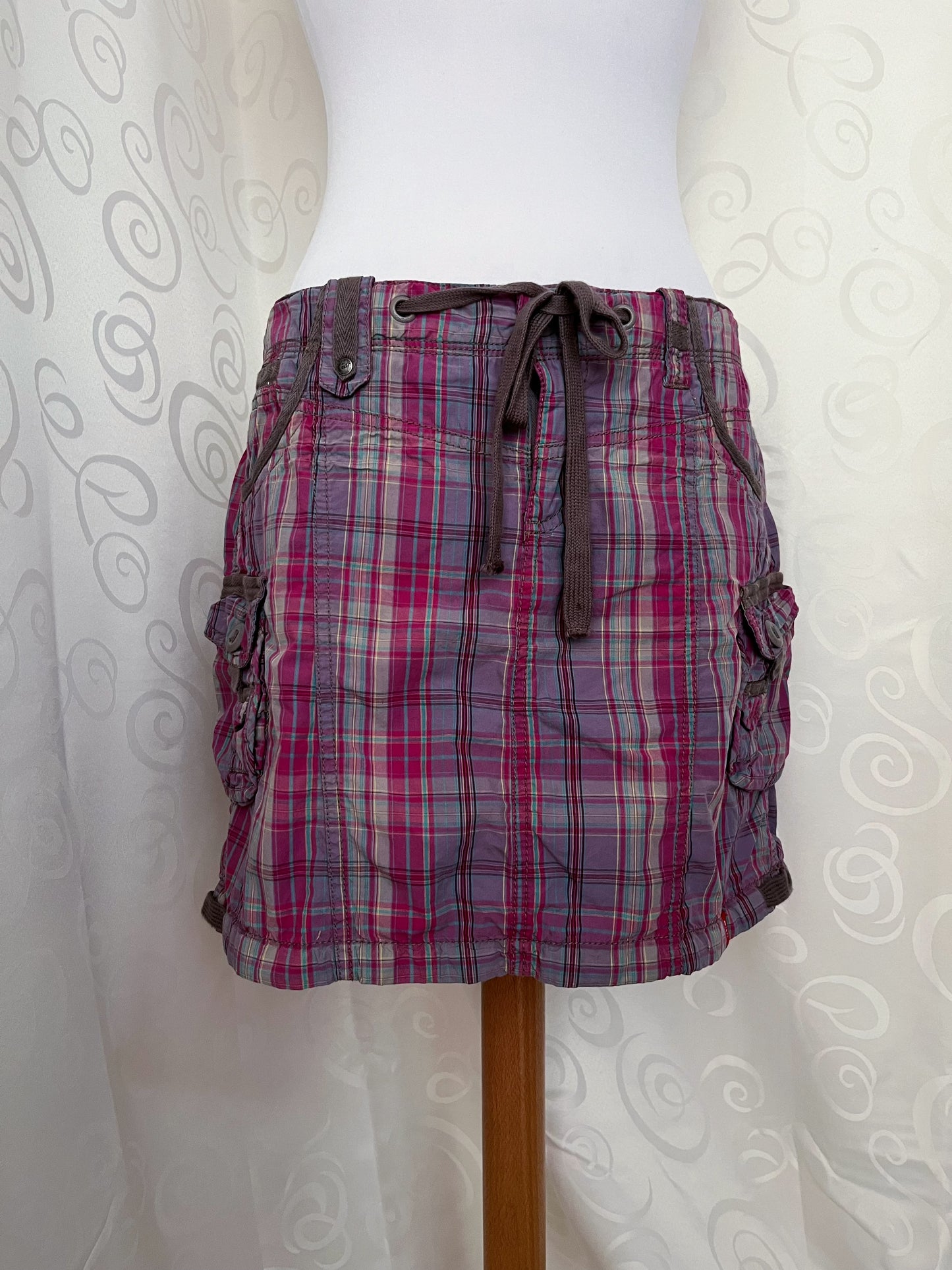 Espirit emo/scene pink checked cargo skirt 💕