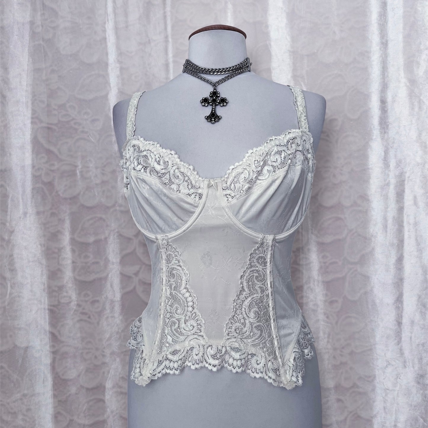 00’s angelic white lingerie corset with embossed & lace details 🪽