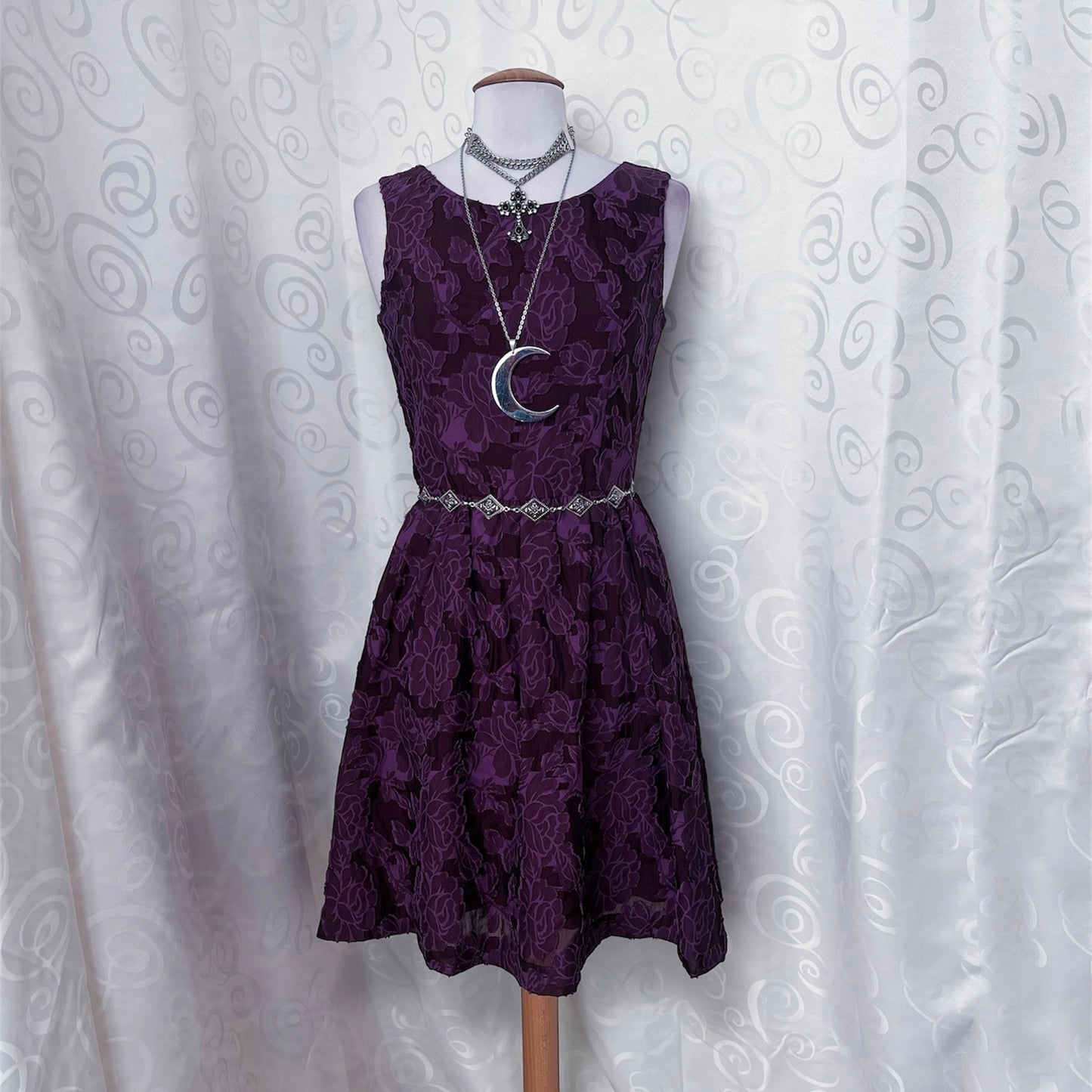 Yessica Whimsygoth purple dress with embossed leaves detail 💜