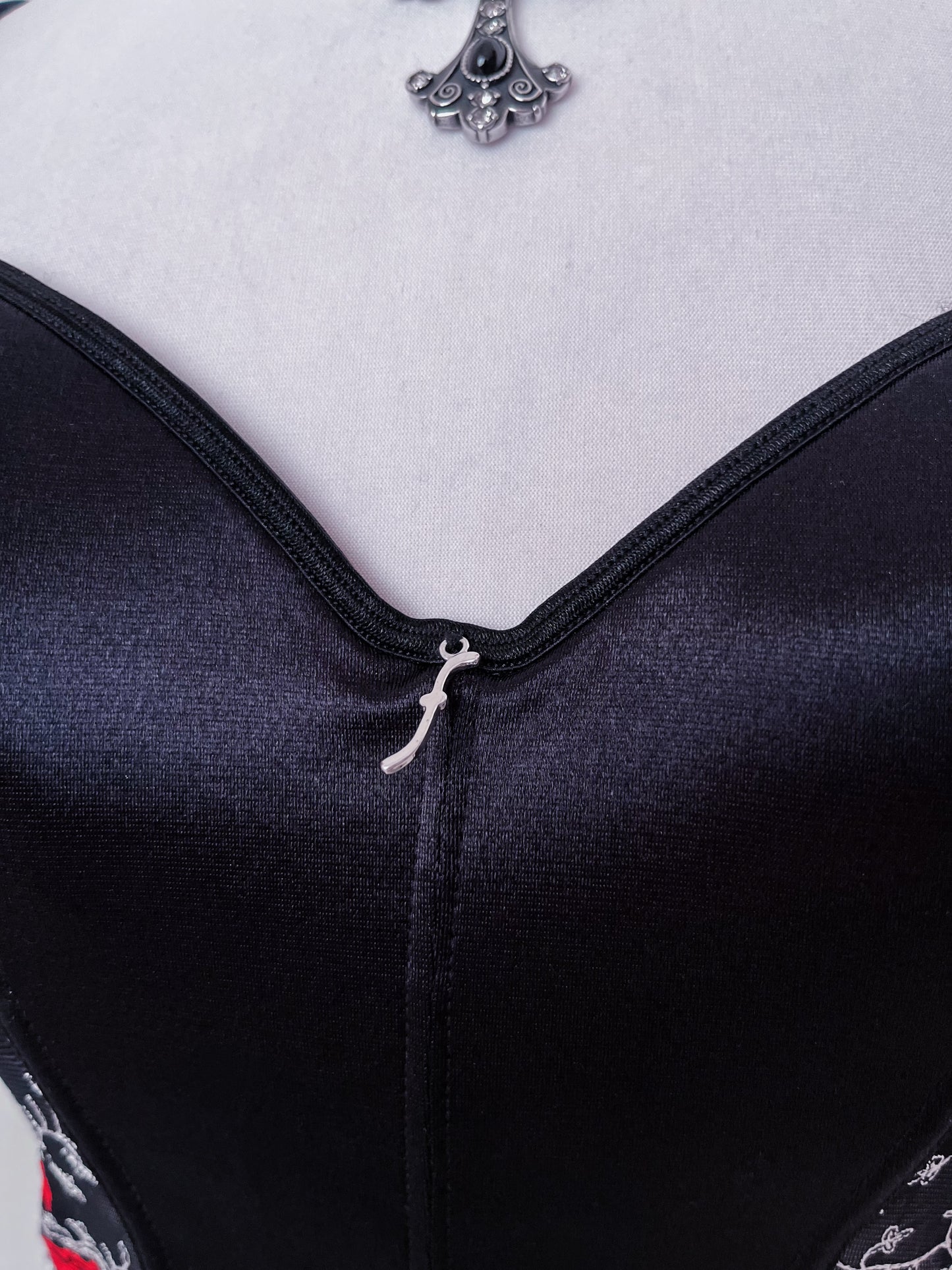 00’s whimsygoth satin corset with mesh & embroidered details 🫀🌀