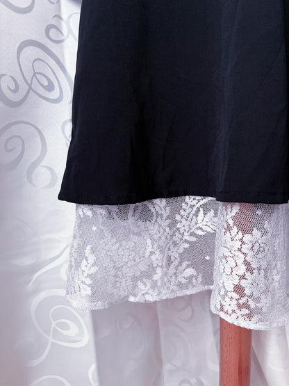 Modern Asian Gothic lolita black dress with white lace details 💜🦇