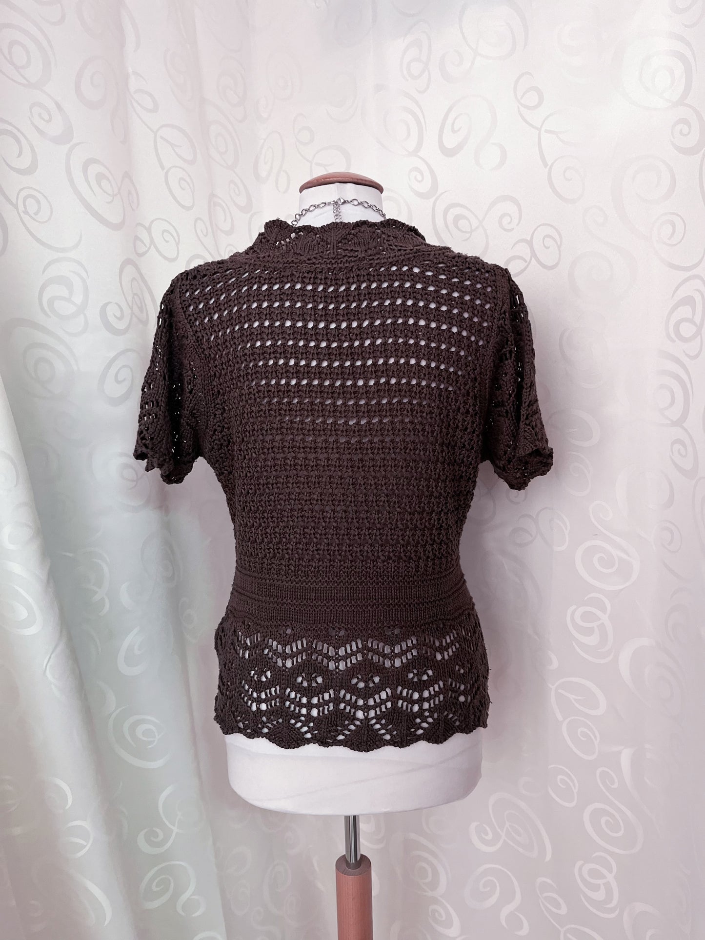 00’s whimsy brown knit top 🐌