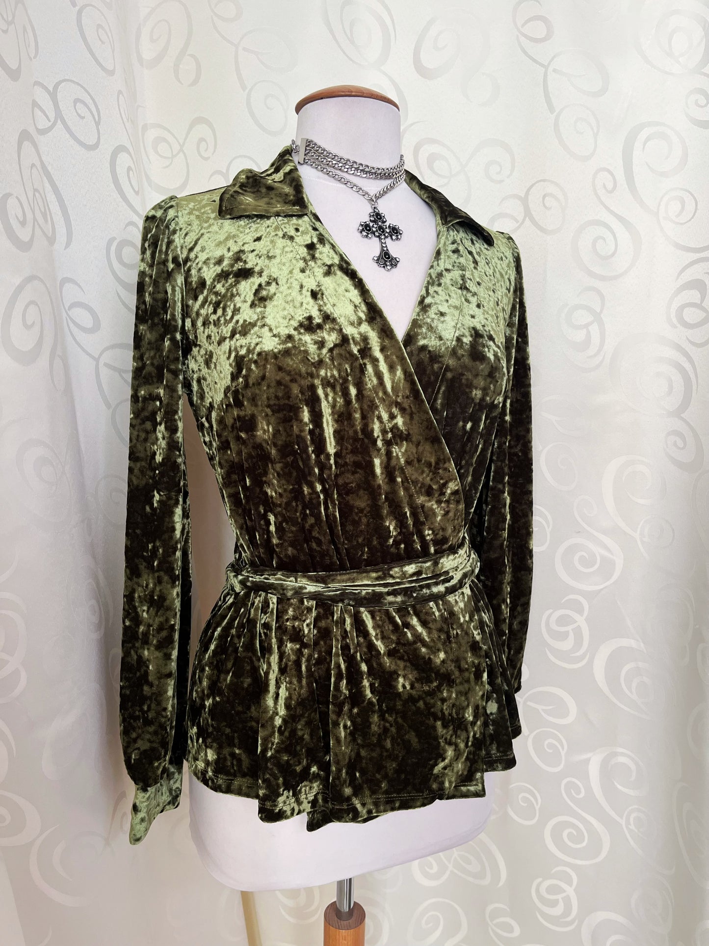 Vintage forest green crushed velvet cardigan 🪾🍃🐢
