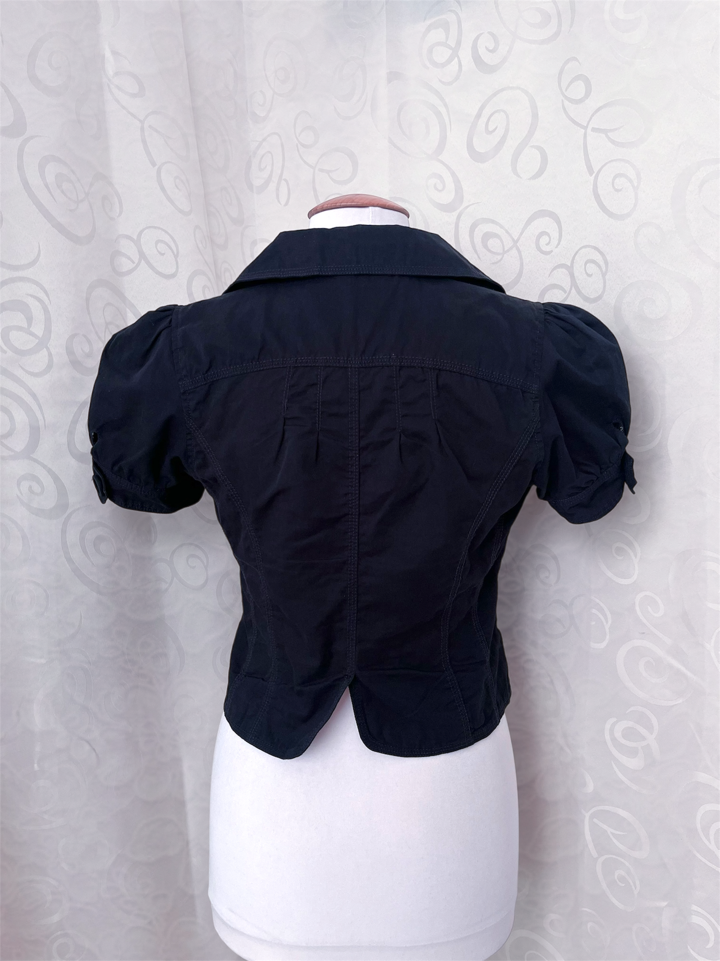 Dark Coquette short-sleeve cotton jacket with puffy sleeves 🗝️