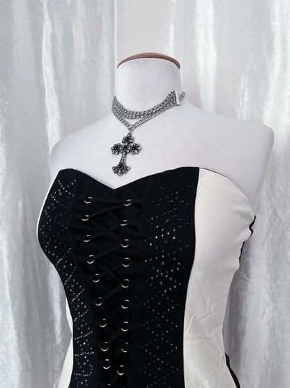 00’s black & white PU leather corset top 🦷♠️