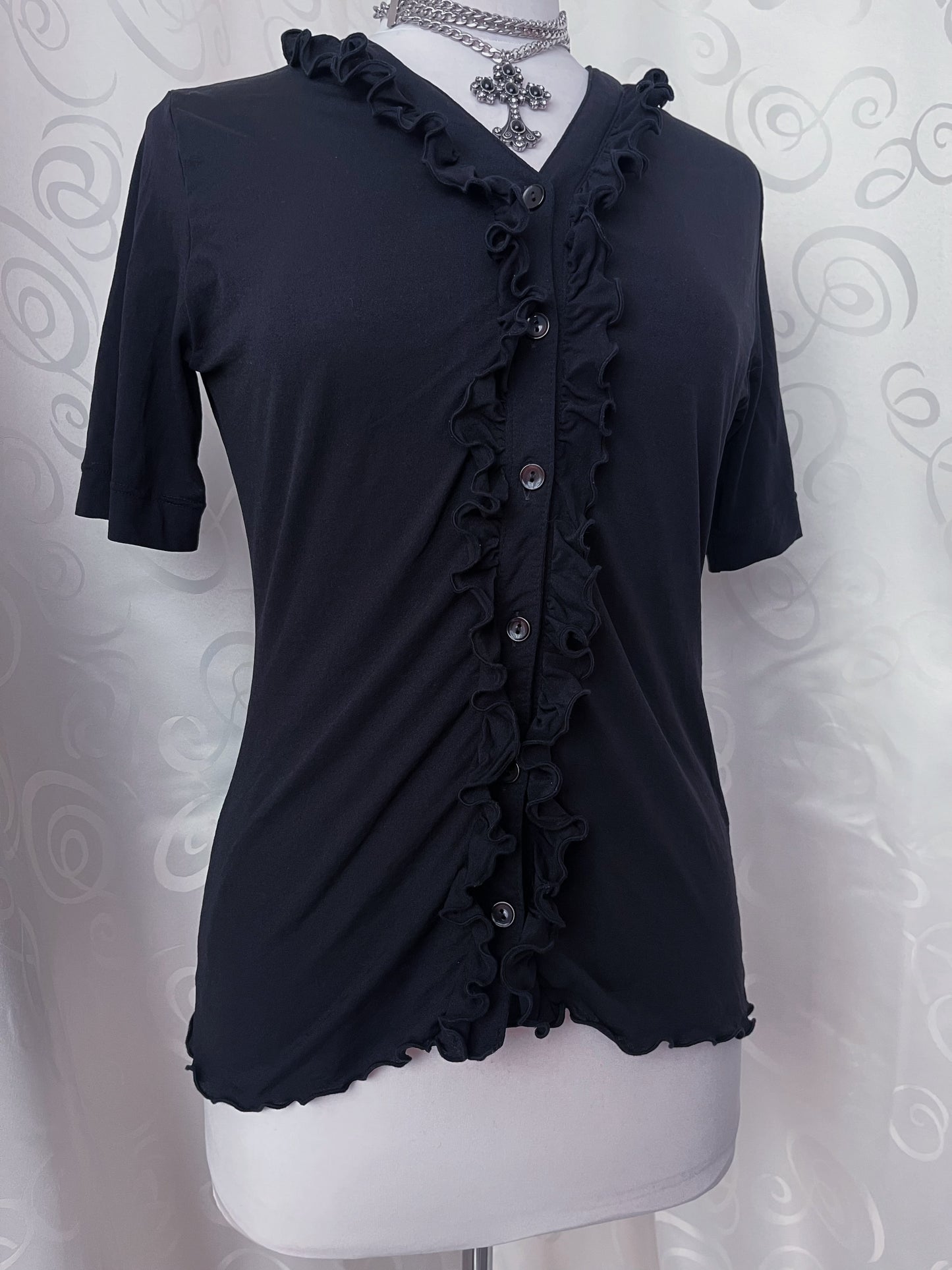 Gothic/Jirai Kei style ruffle black shirt with short sleeves 🦇