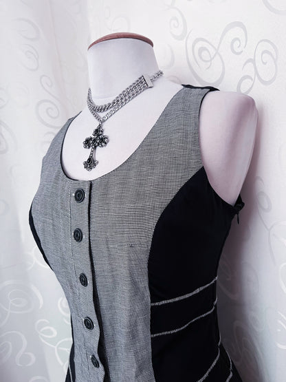 00’s iconic Dark Coquette plaid dress with lace up back detail 🗝🏰