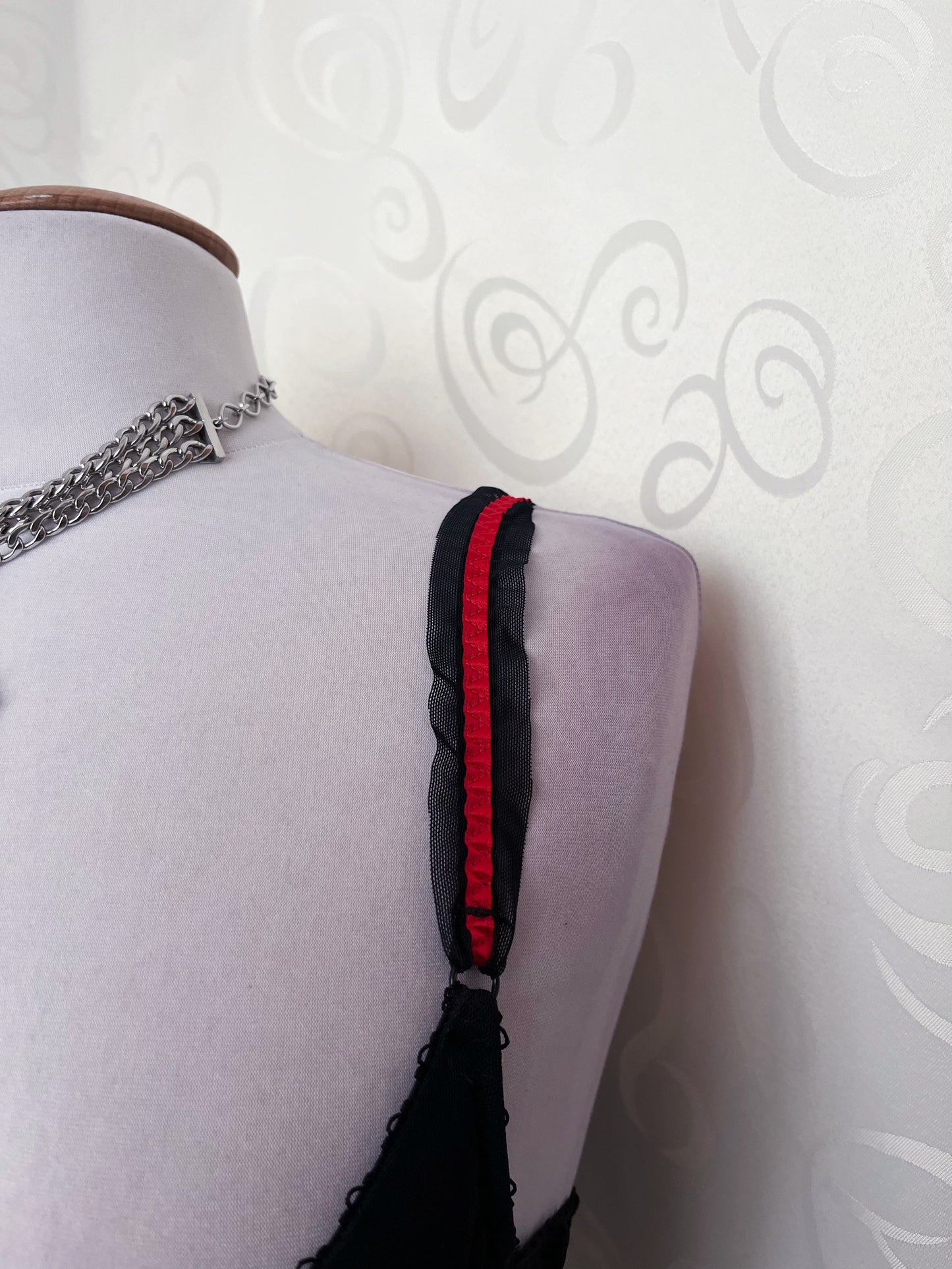 Alt underbust corset top with red lace-up detail 🫀