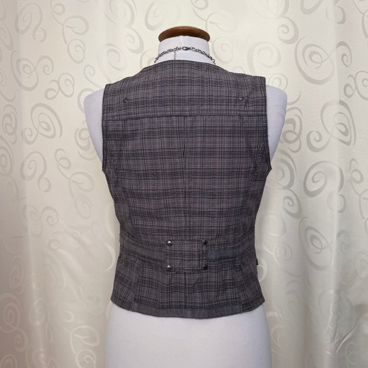 00’s grey plaid vest 🦝🗝️