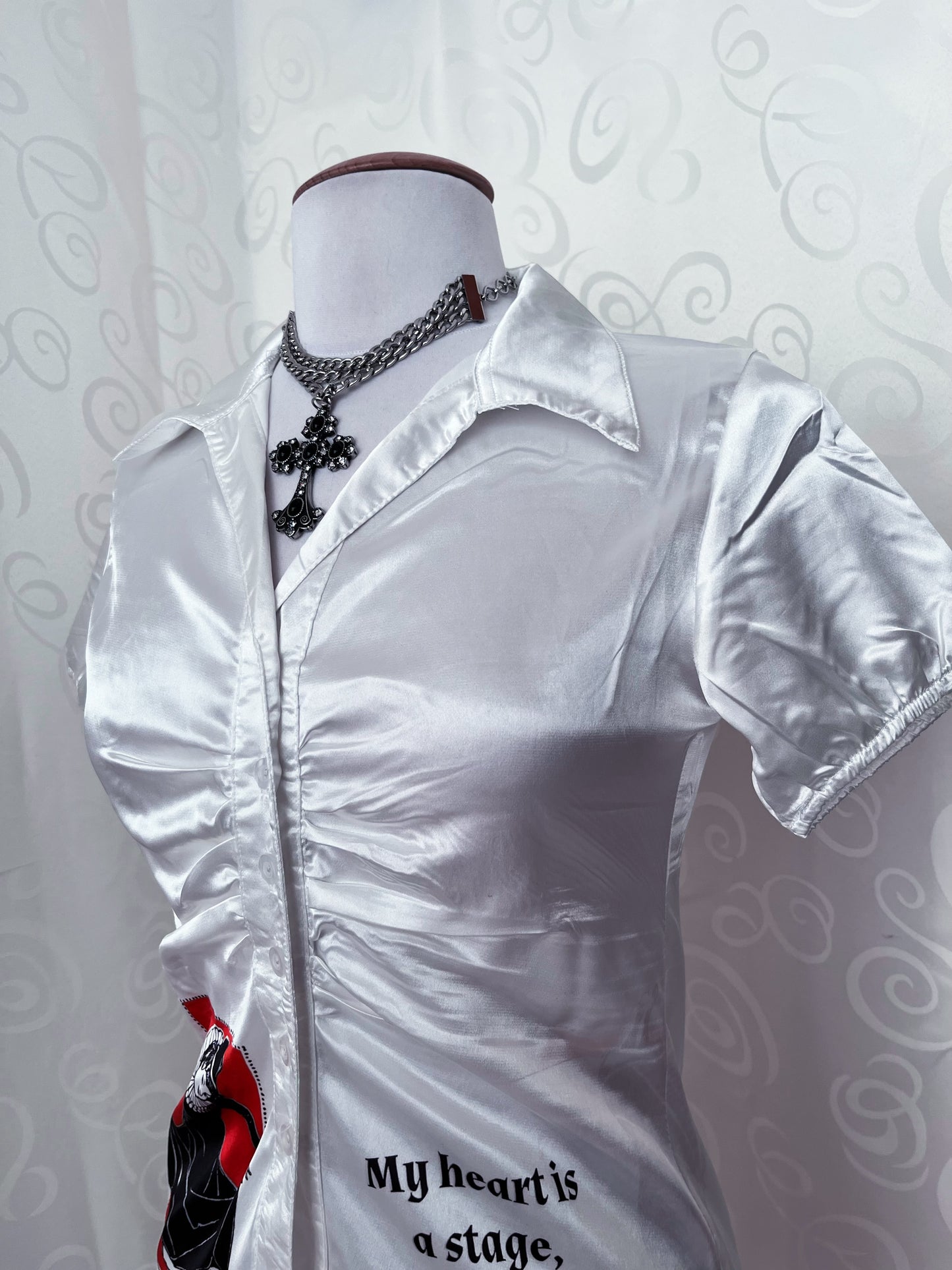 Jester Reworked 00’s white saten shirt 🃏🎪