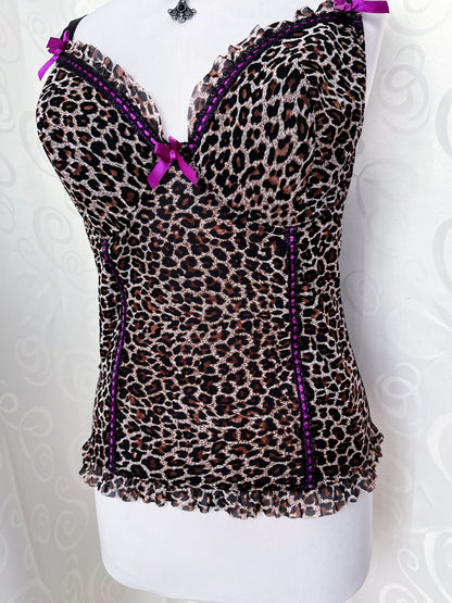 Iconic leopard print mesh corset with pink lace-up detail 🎀