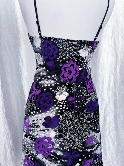 Gothic summer floral & polka dress with lace trim detail 🕷️💜