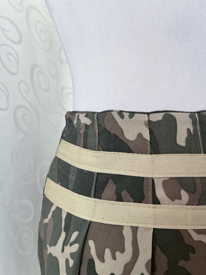 00’s deadstock camo print pleated skirt 🔫🐍