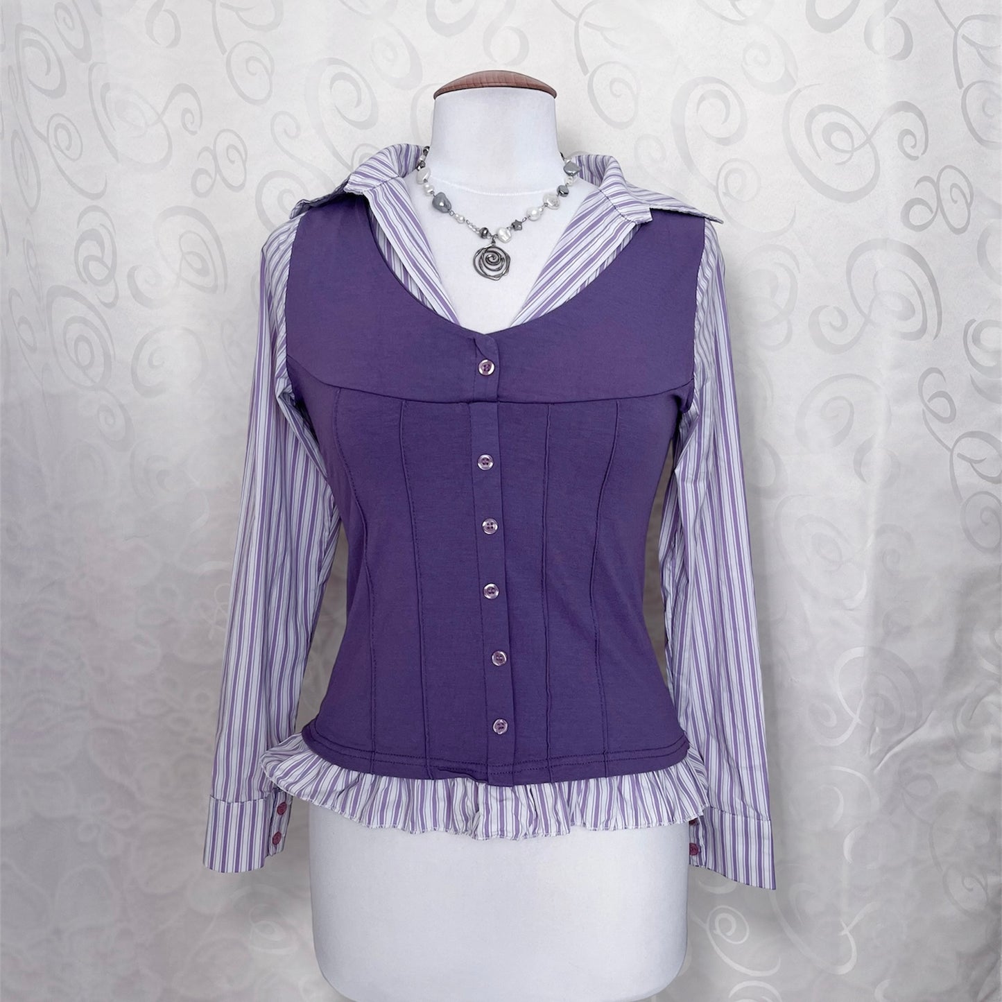 Cutest lilac striped shirt with purple vest detail 💜