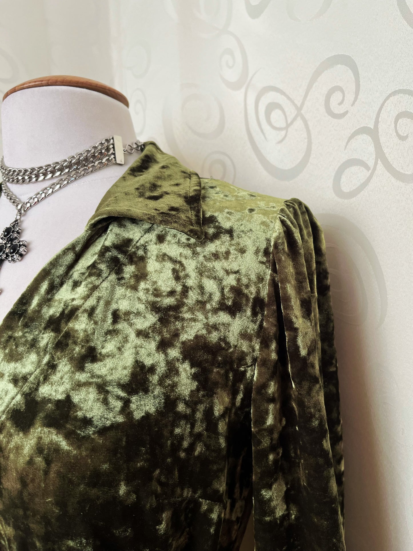 Vintage forest green crushed velvet cardigan 🪾🍃🐢