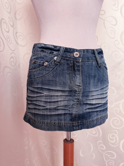 00’s mini low-waisted denim skirt 👾