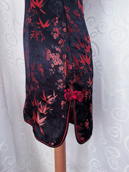 Iconic Silk qipao black & red embroidered dress ❤️