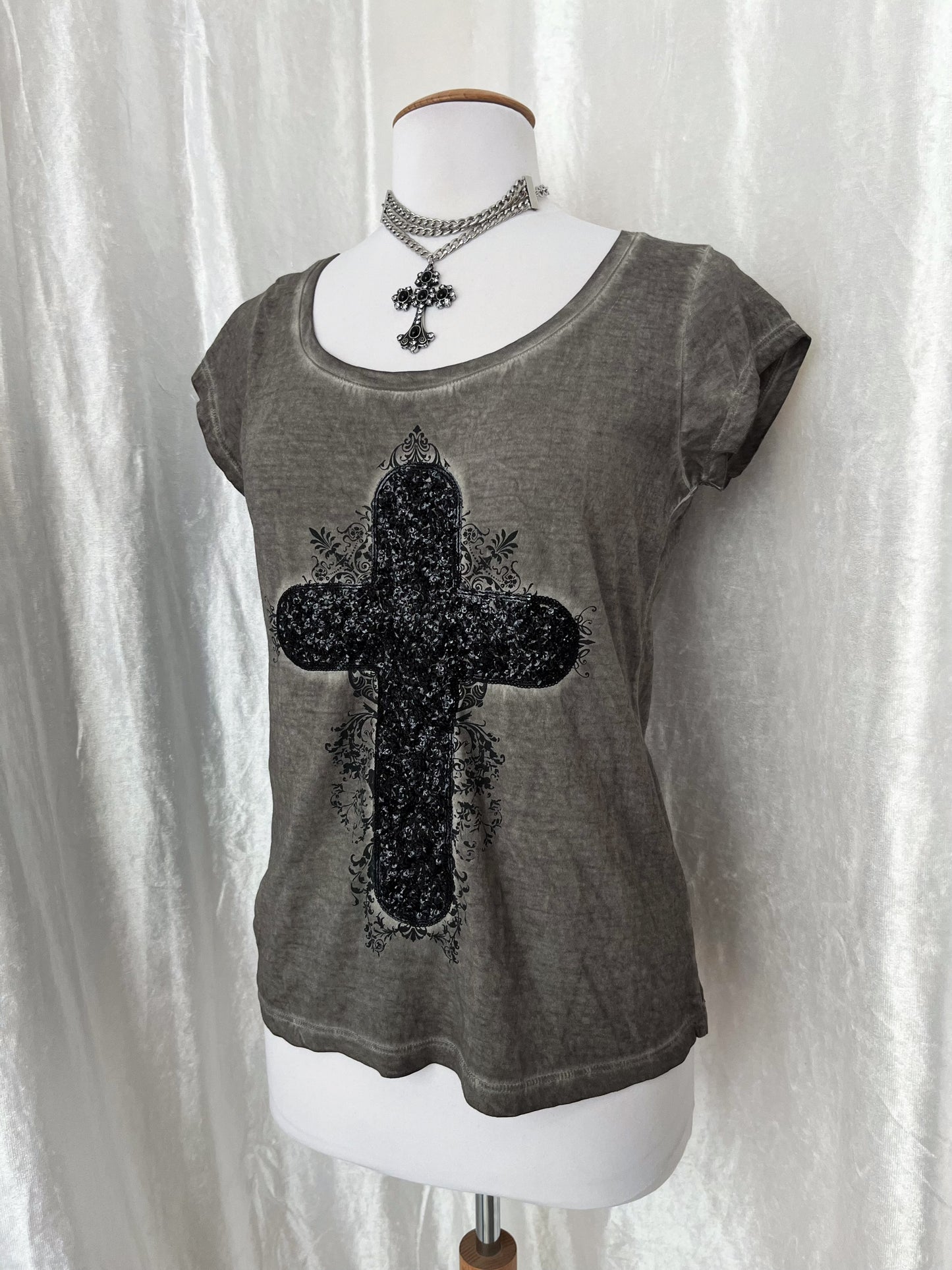 Y2K Whimsy & Alt cross top 🕷️