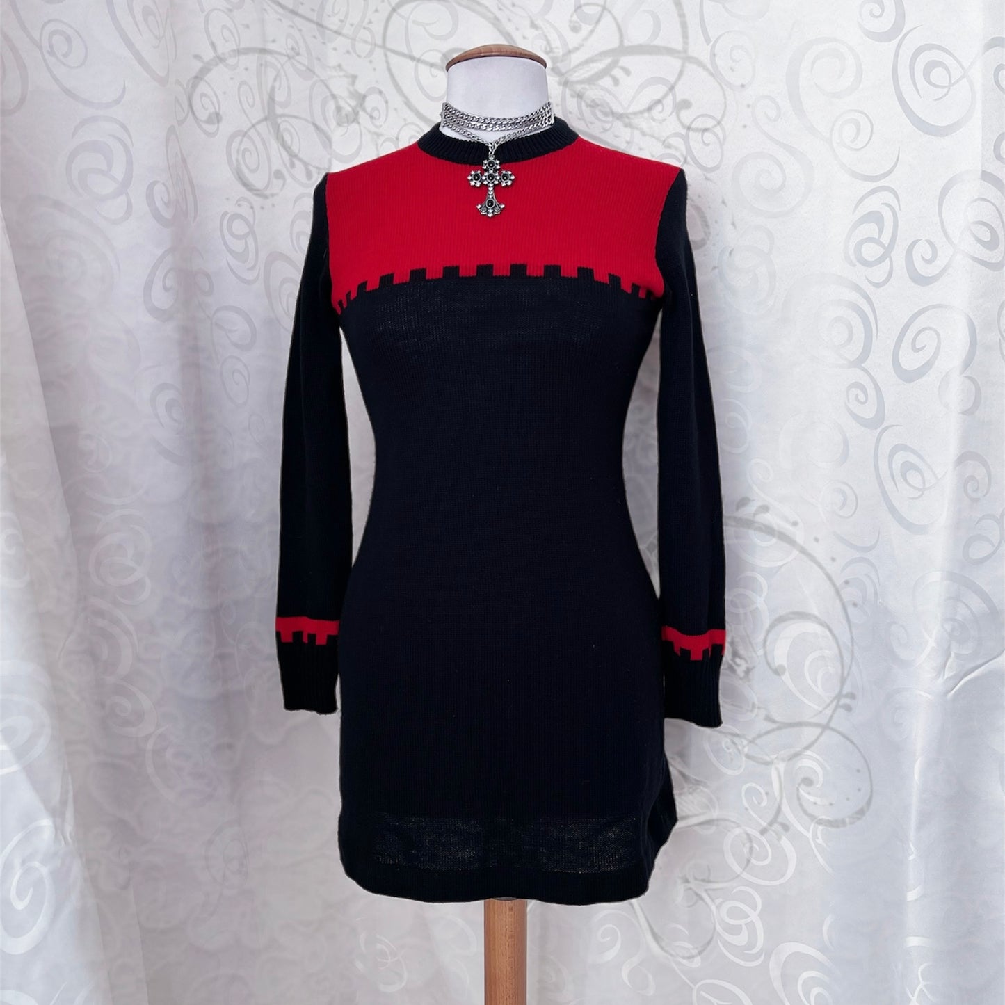 00’s comfy black & red knit tunic ❤️🕷️