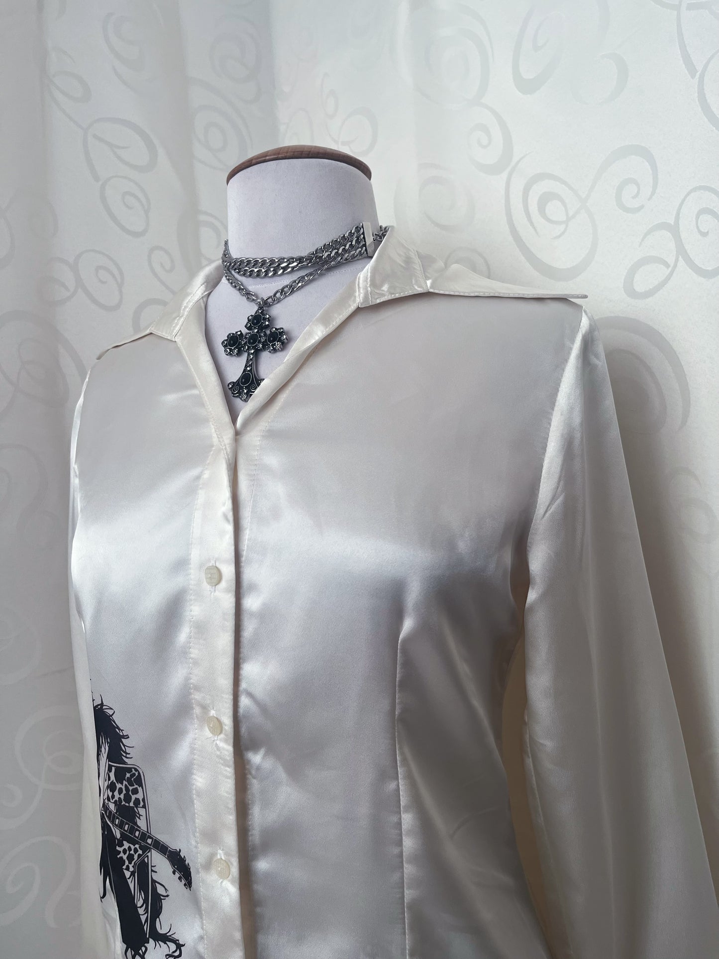 Rockstar Girlfriend REWORKED beige satin shirt 🎸🪷🍓