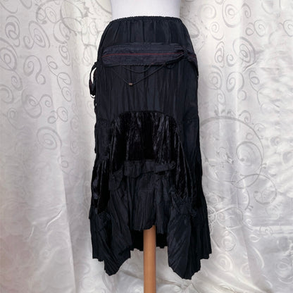00’s whimsy maxi skirt with velvet detail 🦇