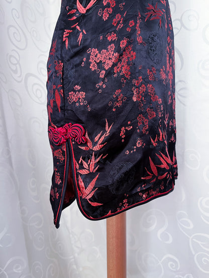 Iconic Silk qipao black & red embroidered dress ❤️