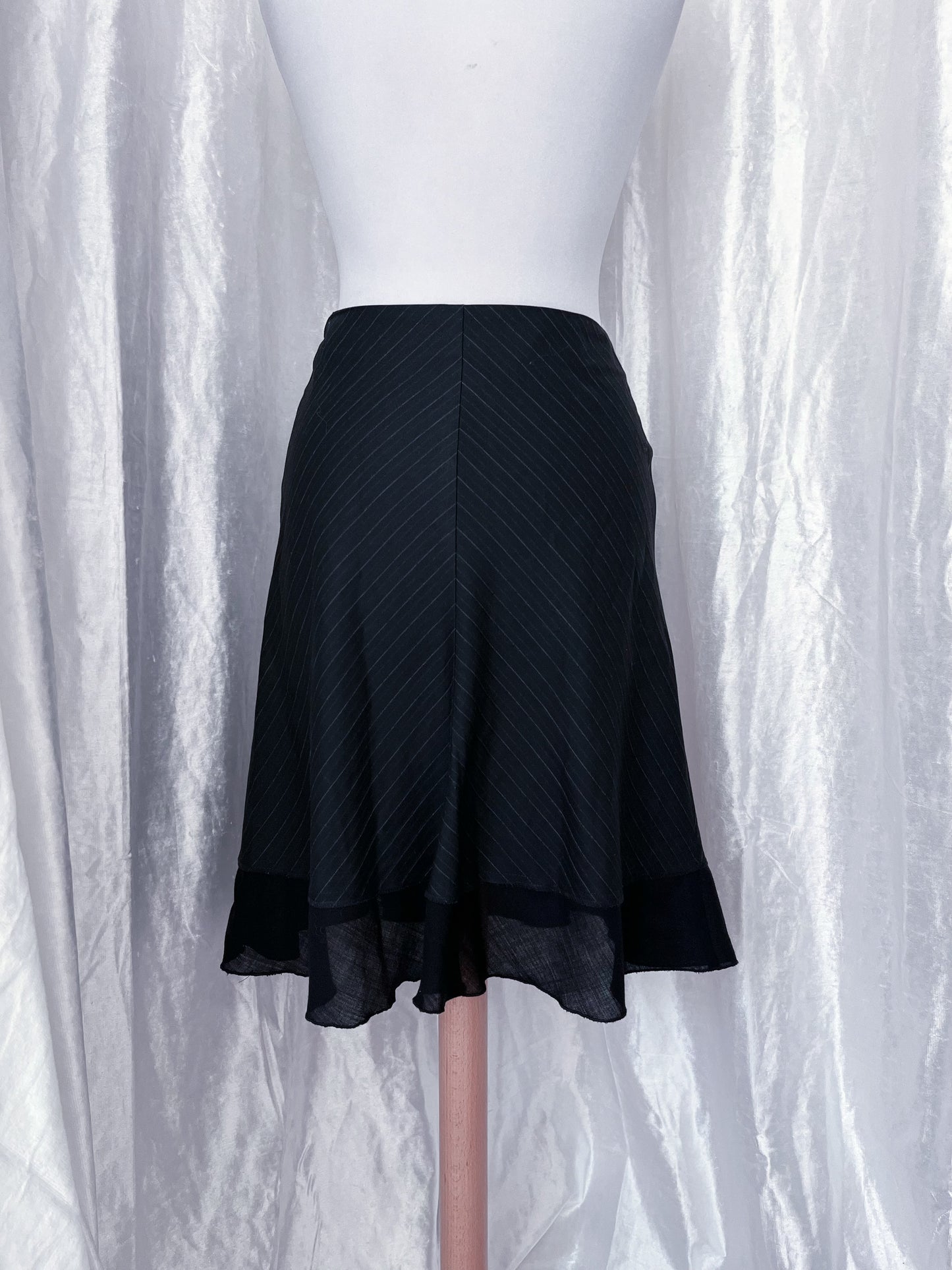 00’s Morgan black striped skirt with lace trim detail ✨🕷️