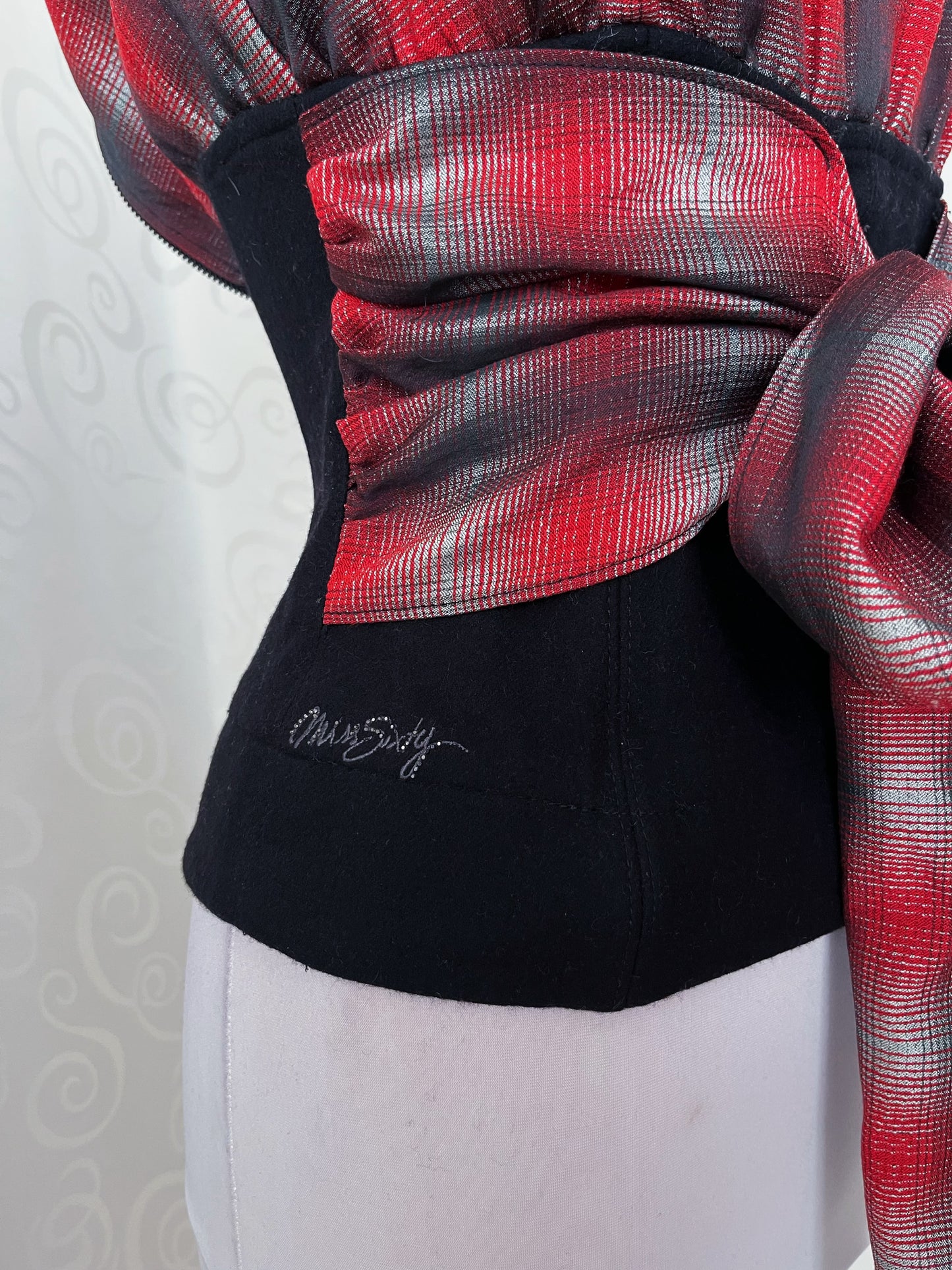 MISS SIXTY 00’s tartan boned top with big bow detail 🖤❤️