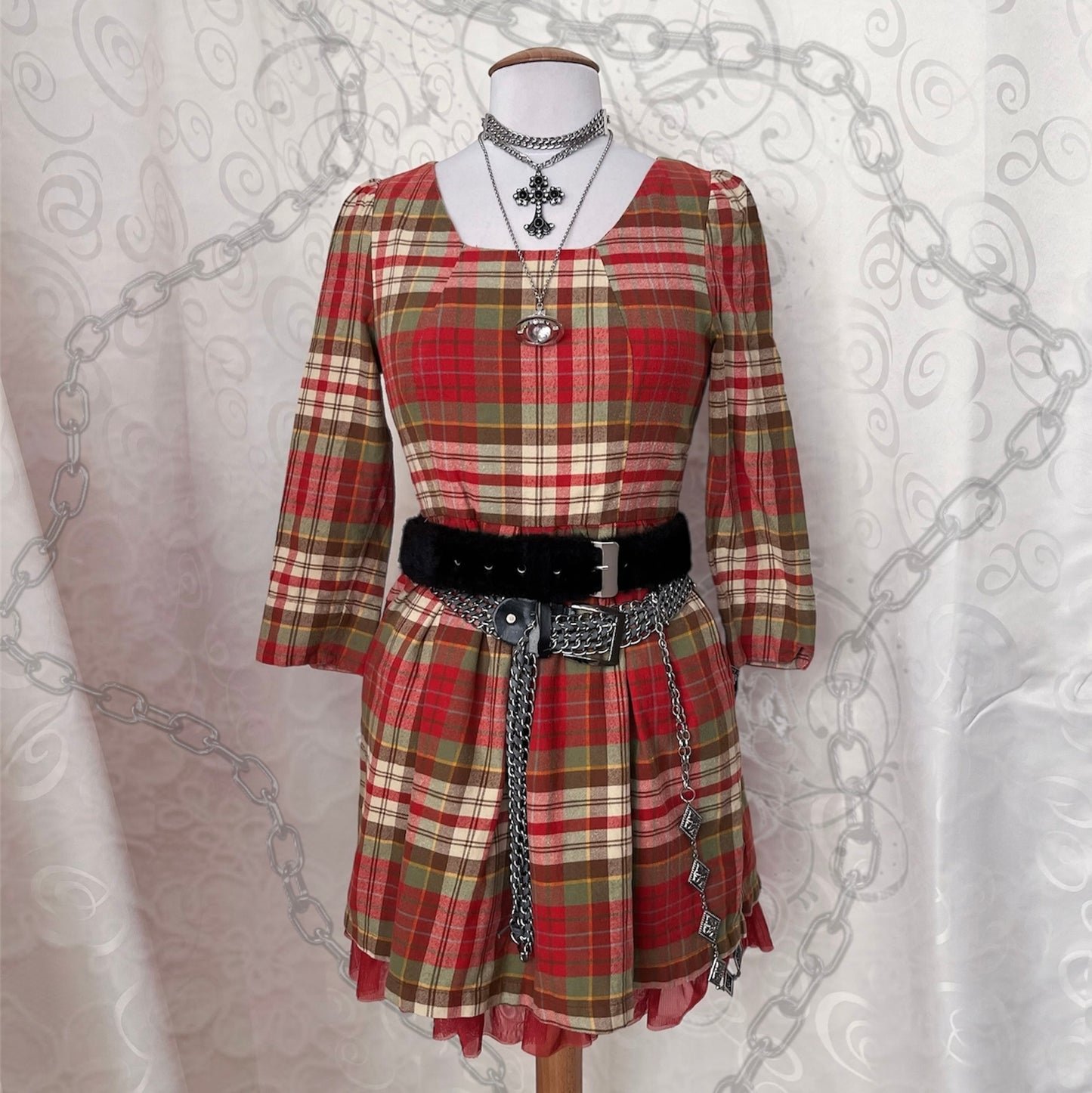 Alternative chinese tartan dress with tulle layer and pockets on the sides 🌀❤️