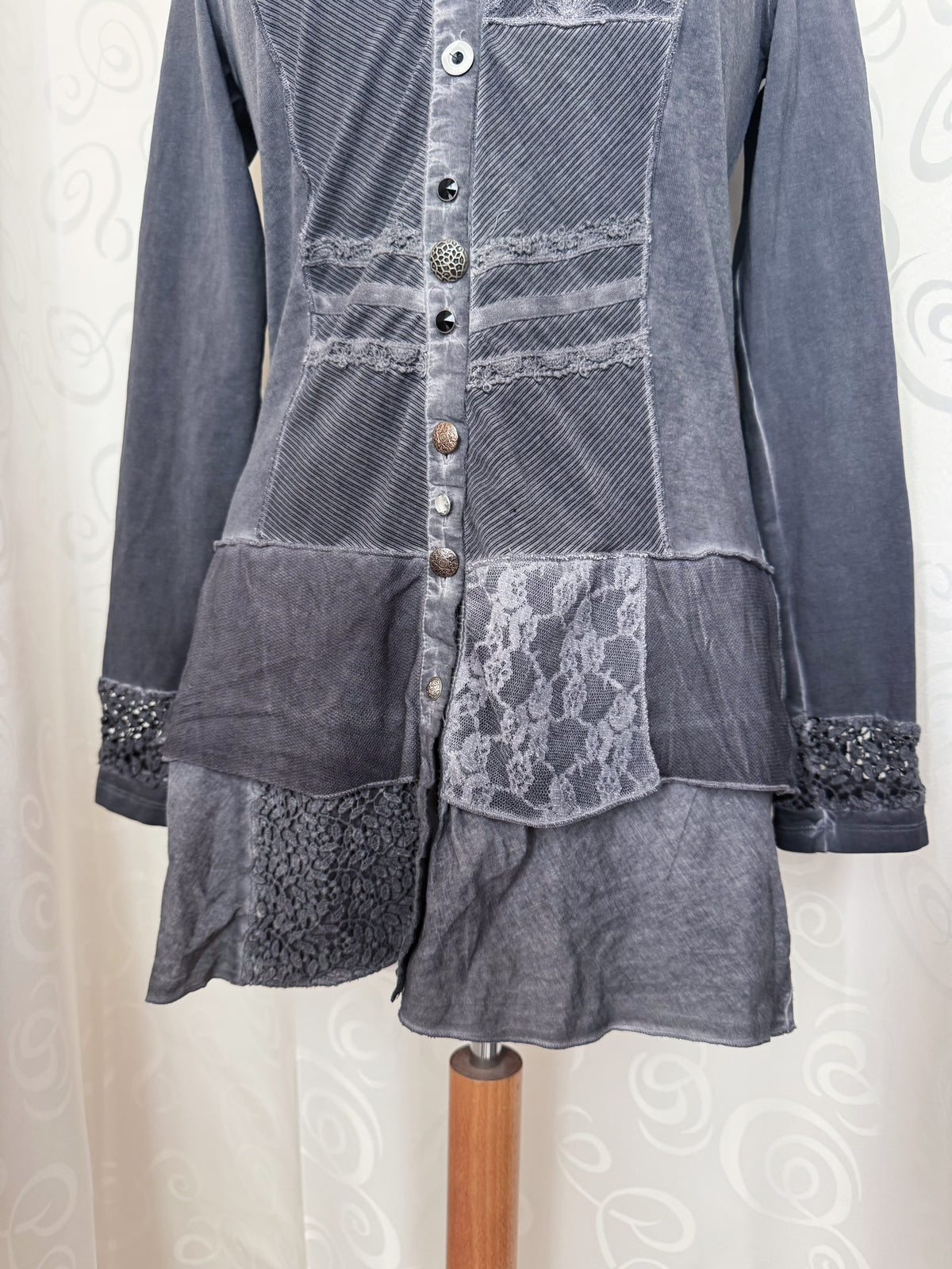 00’s whimsygoth patchwork grey jacket with lace details 🦇🗝️🦋