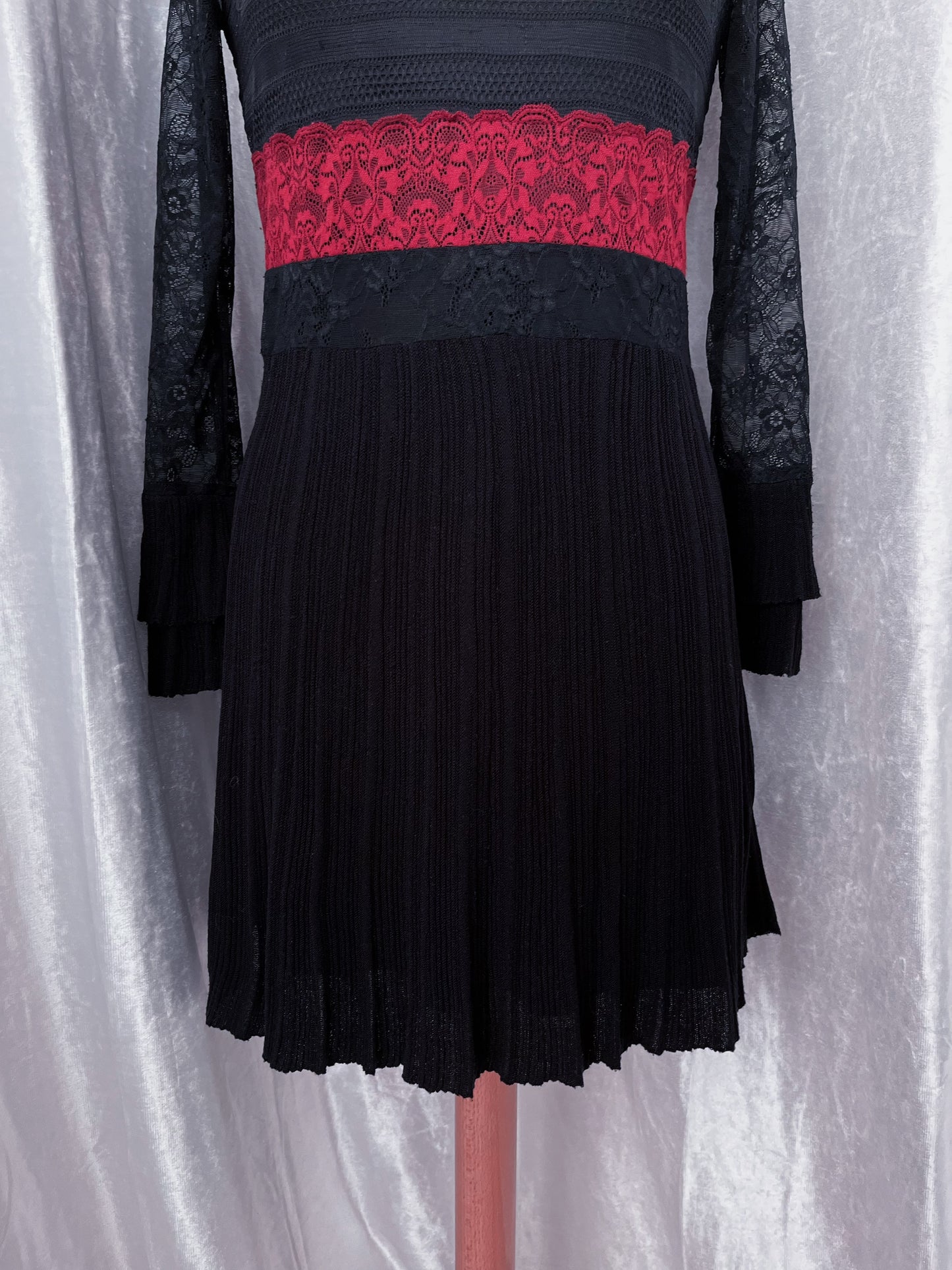 Morgan De Toi witchy lace & wool dress 🖤🌹