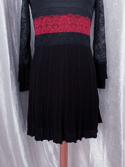 Morgan De Toi witchy lace & wool dress 🖤🌹