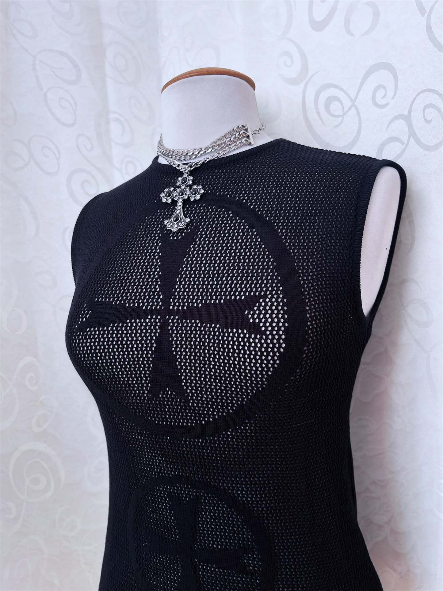Deadstock gothic knit top with crosses ✝️🦇