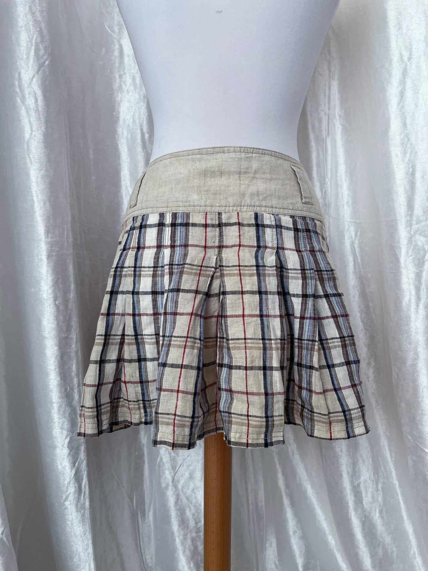 Cute dark academia x coquette linen skirt 📖📓