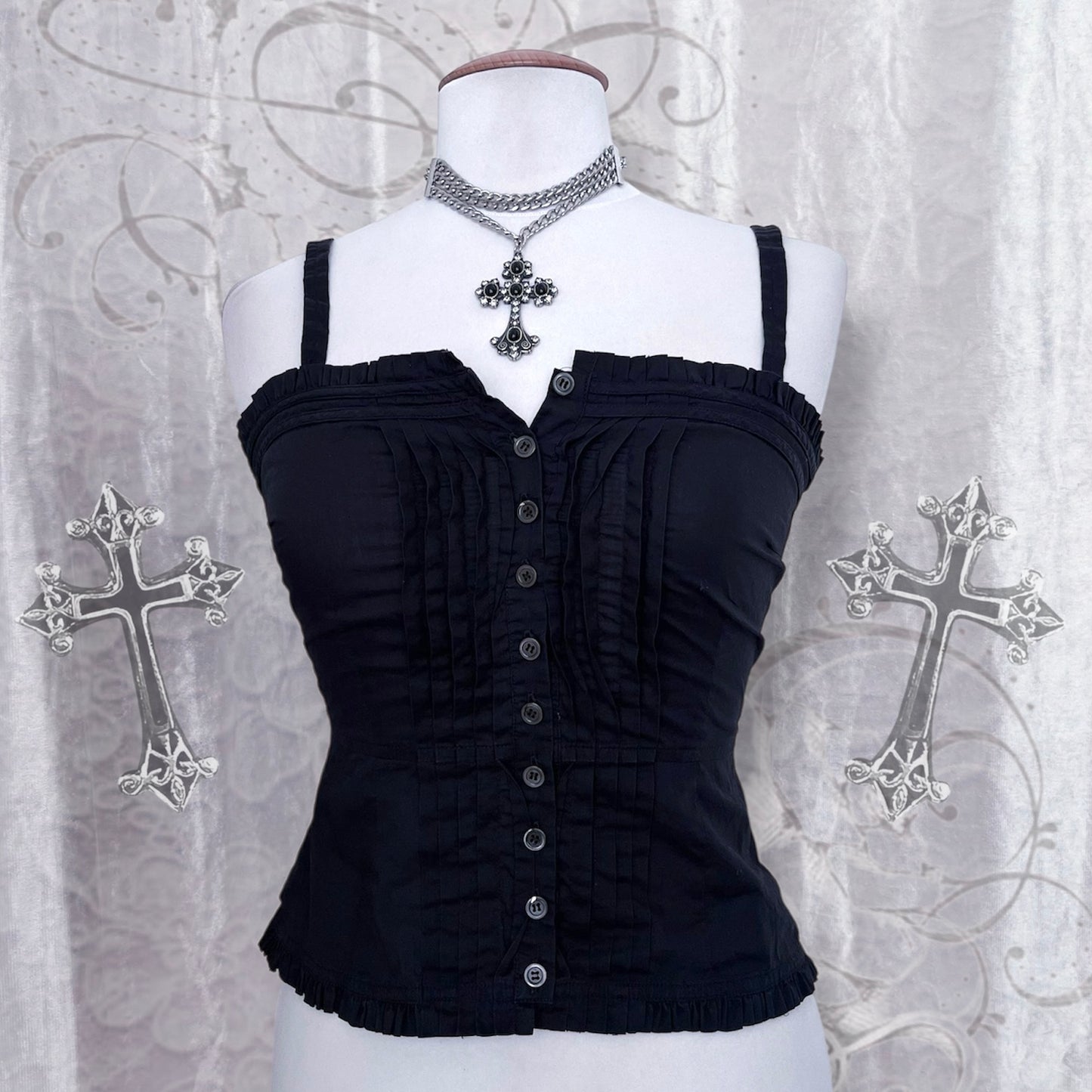 Dark coquette button top with ruffle details 🗝️