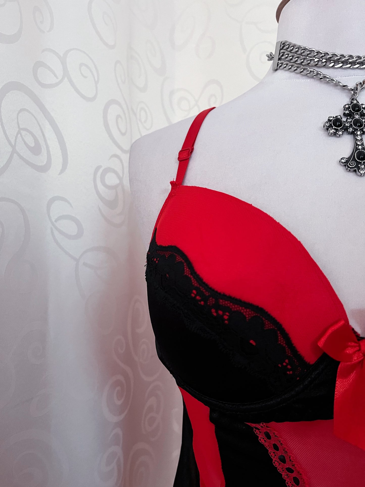 Vampire black & red bustier nightgown ❤️