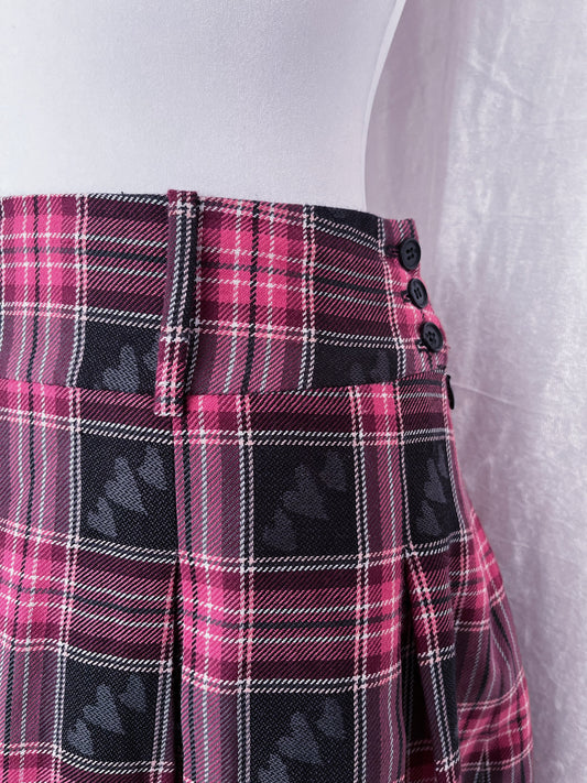 Woolen pink plaid skirt with heart print details 🎀
