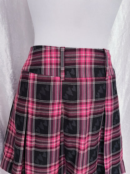 Woolen pink plaid skirt with heart print details 🎀