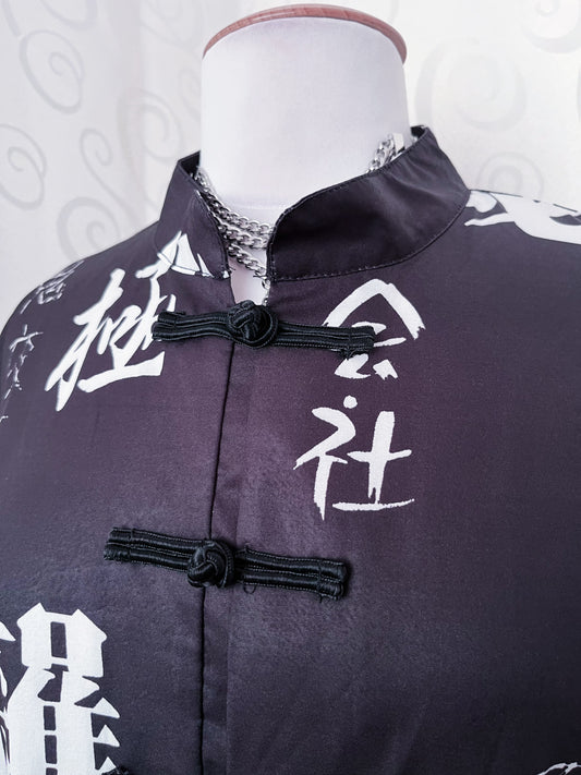 Iconic Asian kimono style shirt with Kanji pattern 🍚🍥