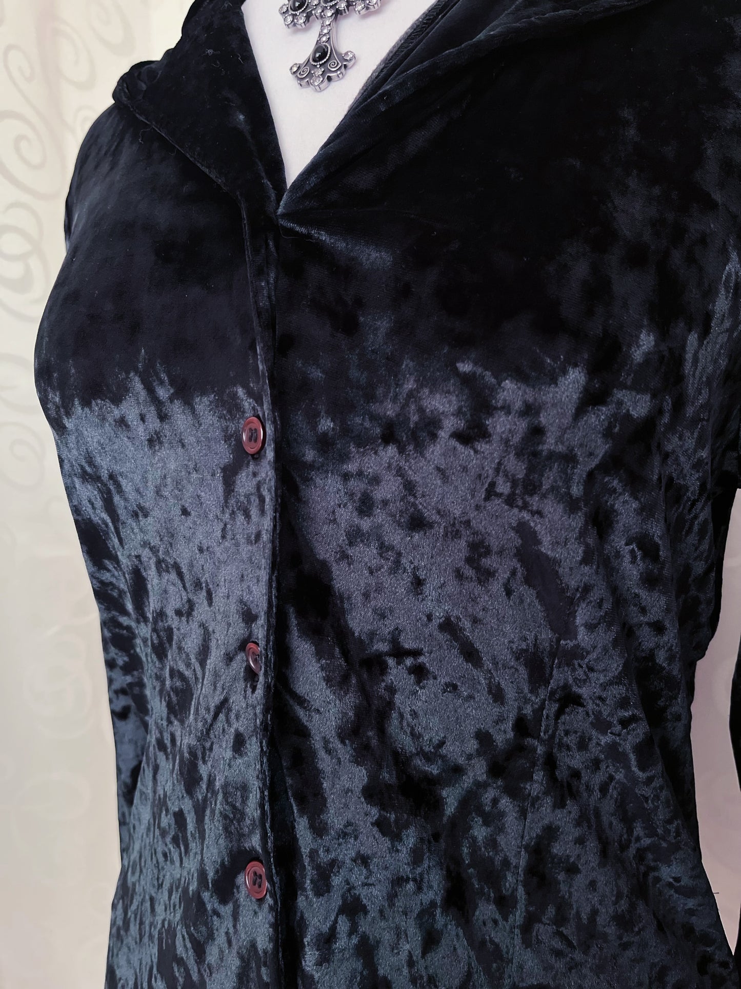 Vintage whimsygoth velvet shirt with hood on the back 🌀