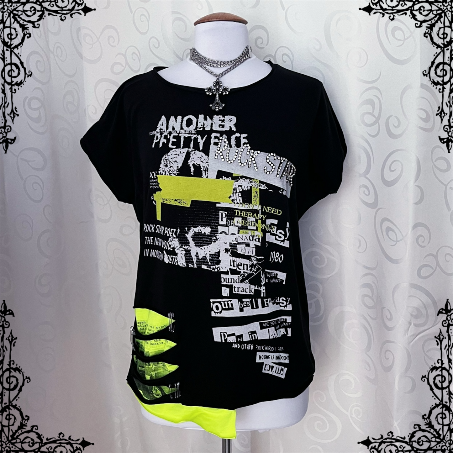 00’s Alt graphic tee with cut-out and safety pin details 🖤