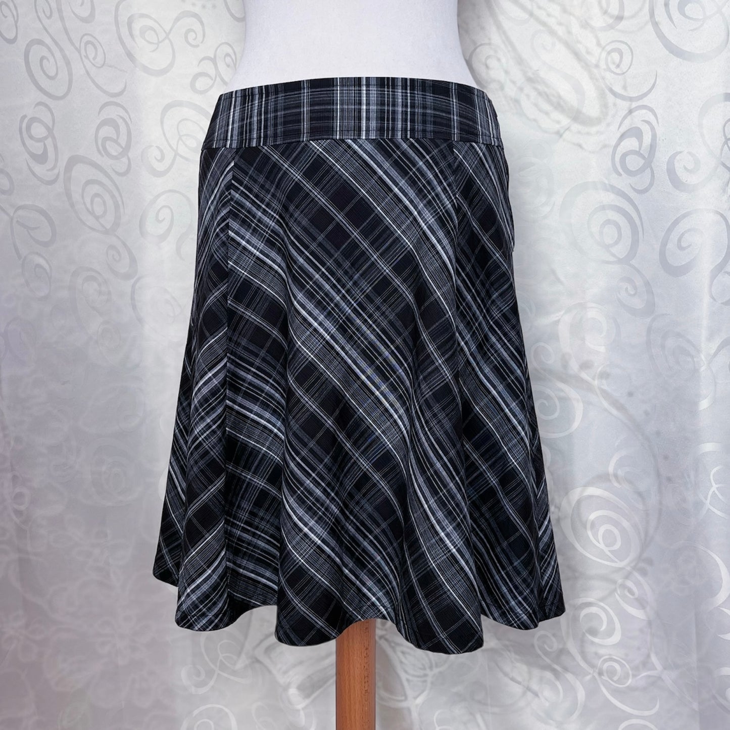 00’s grey tartan skirt 🐭