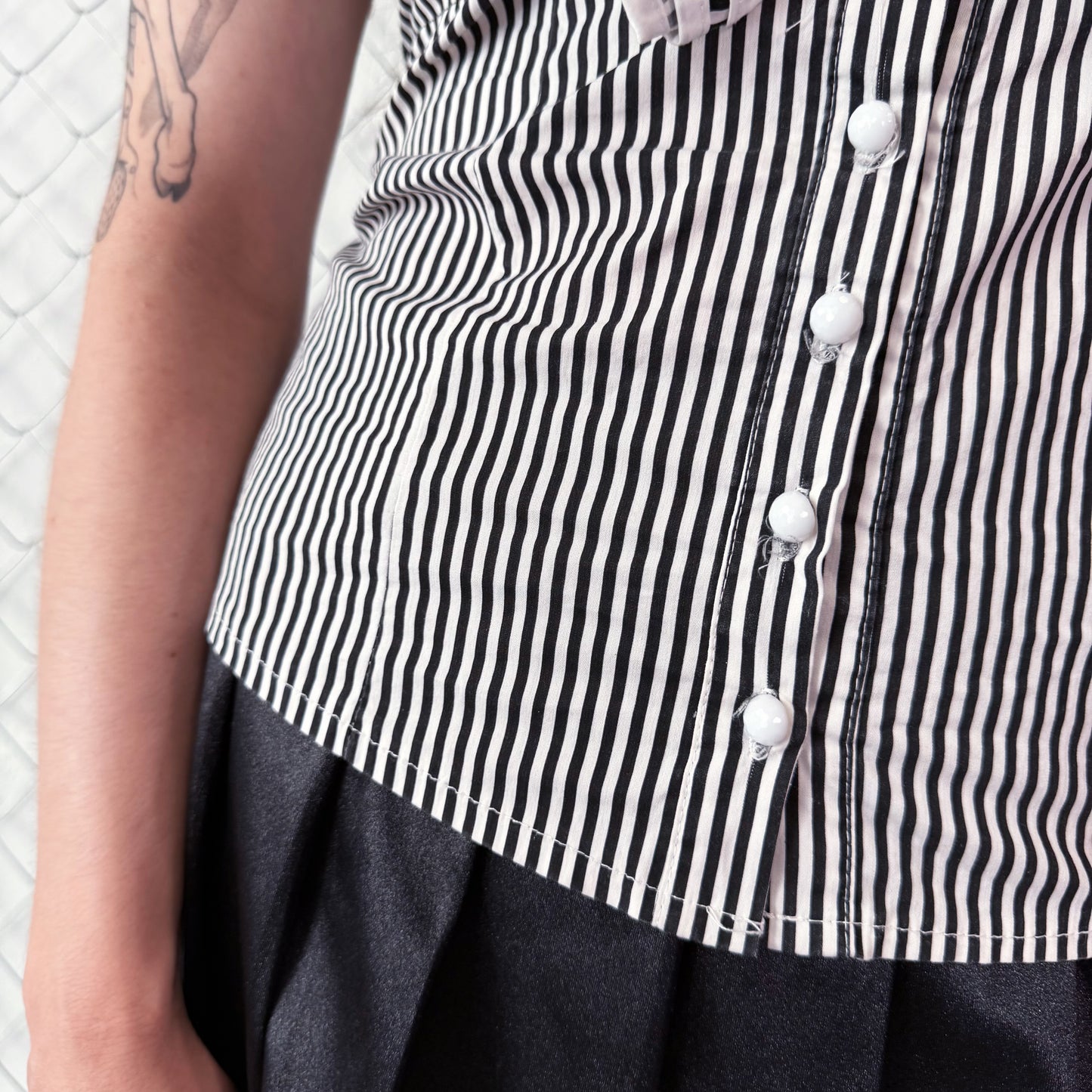 00’s Sweeney Todd/circus core striped ruffle top with beaded details 🌀🎪
