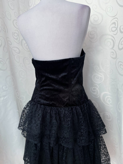 00’s Gothic ballerina style lace & velvet dress 🦇🌀