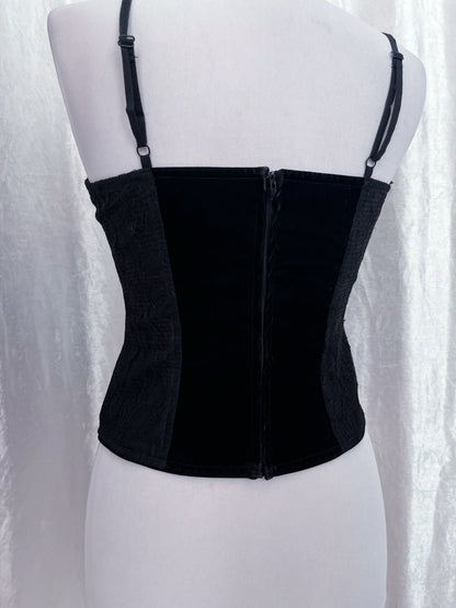 Gothic corset with velvet & lace-up detail 🦇