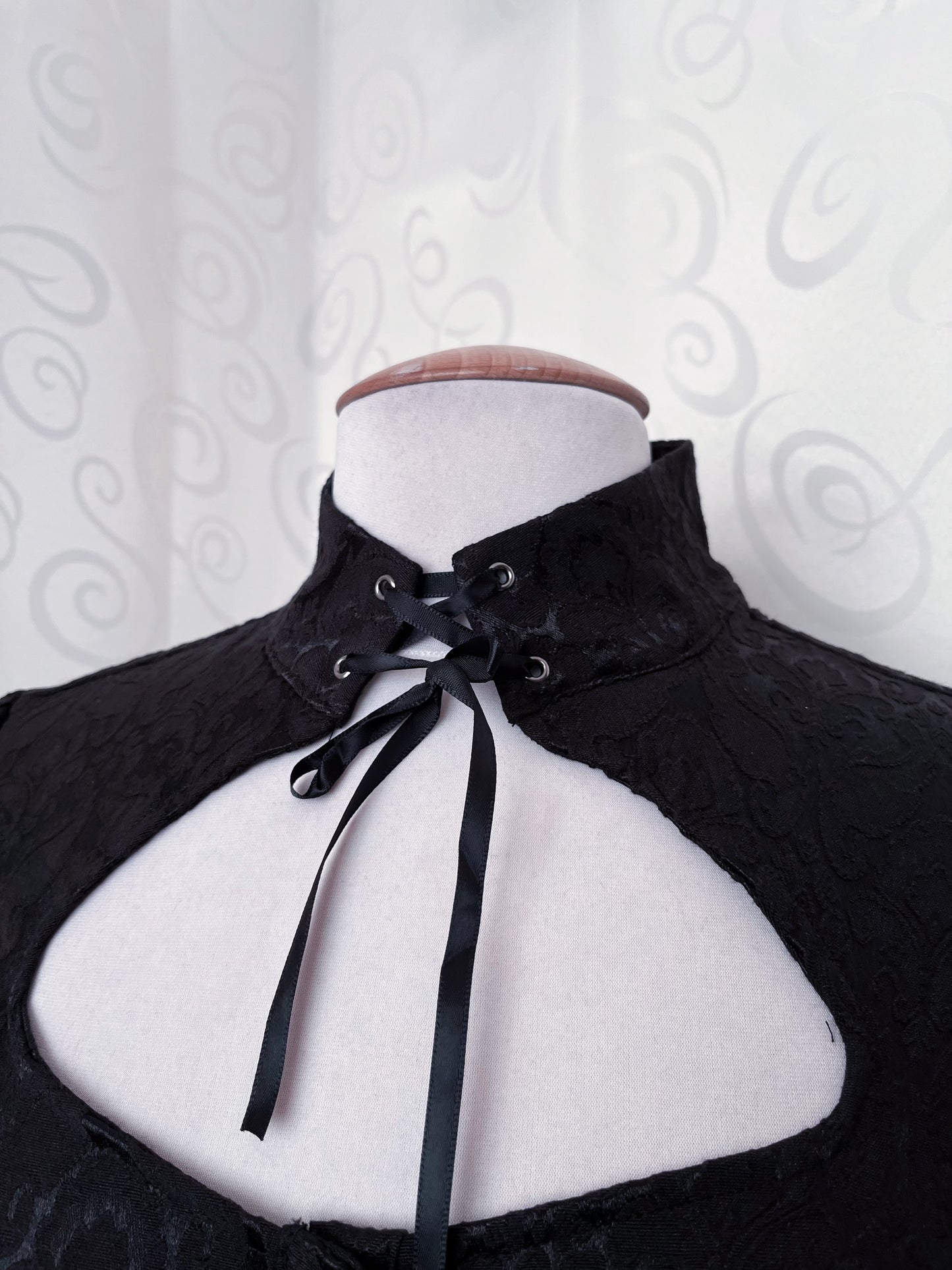 Dracula Gothic victorian style Short Sleeved Brocade Keyhole Blouse 🖤🦇